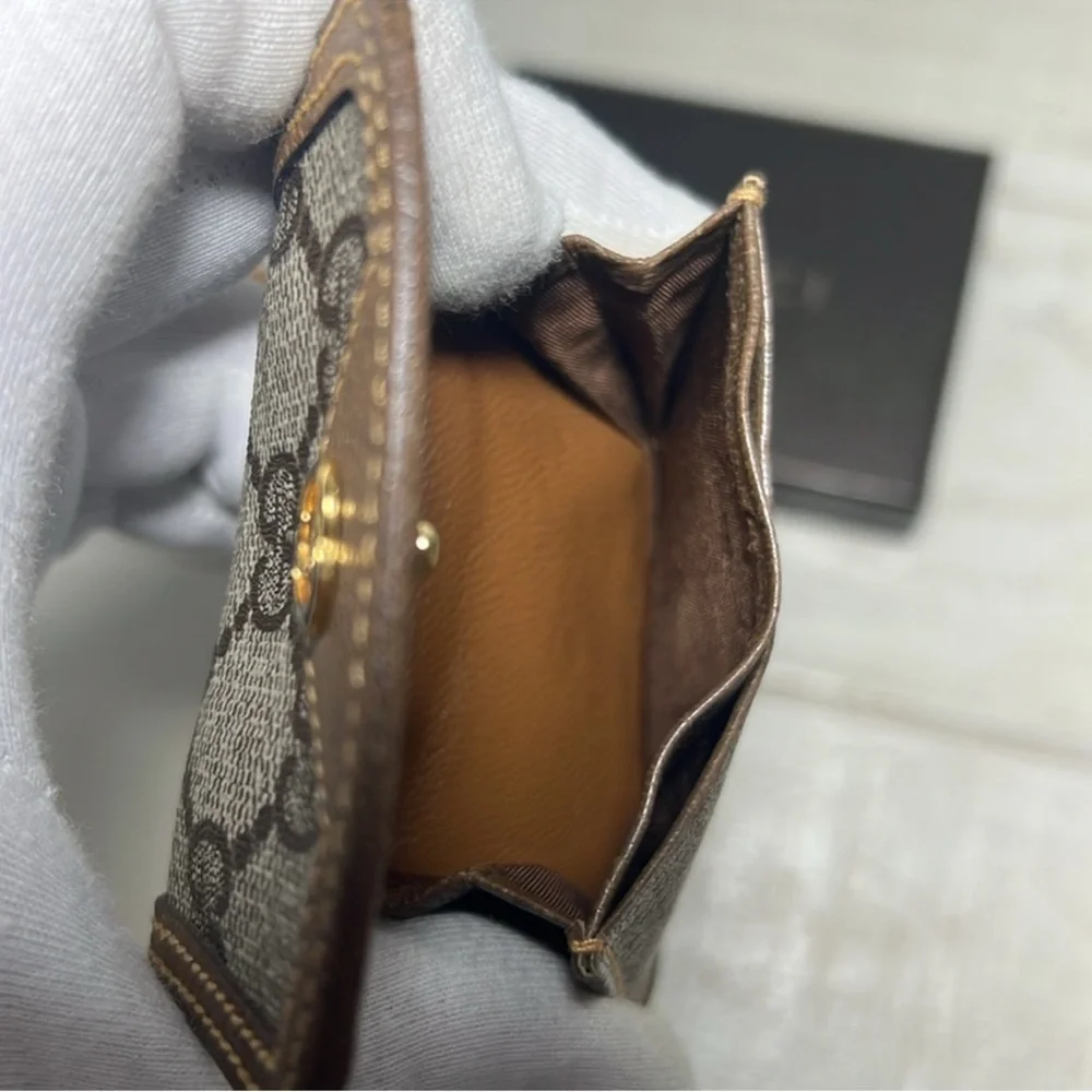 Gucci Tan and Cream Monogram Coin Holder - Picture 9 of 16